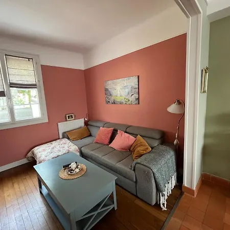 24 Comfortable House For 6 Guests With Private Parking ルマン