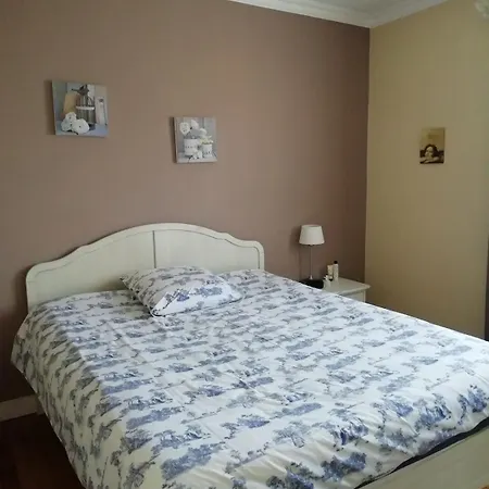24 Comfortable House For 6 Guests With Private Parking